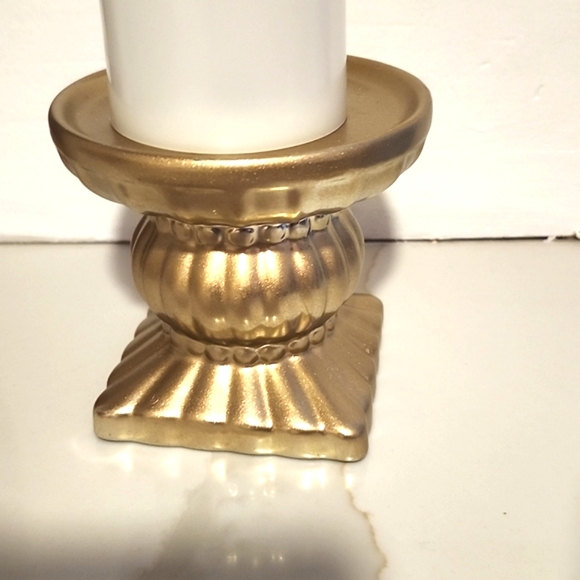 Pillar Candleholder - Picture 2 of 4